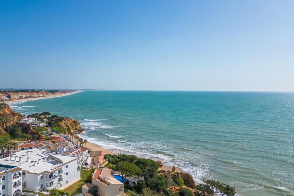 Appartamento Perfect Place To Escape To With Rooftop Infinity Pool Olhos de Agua  Esterno foto